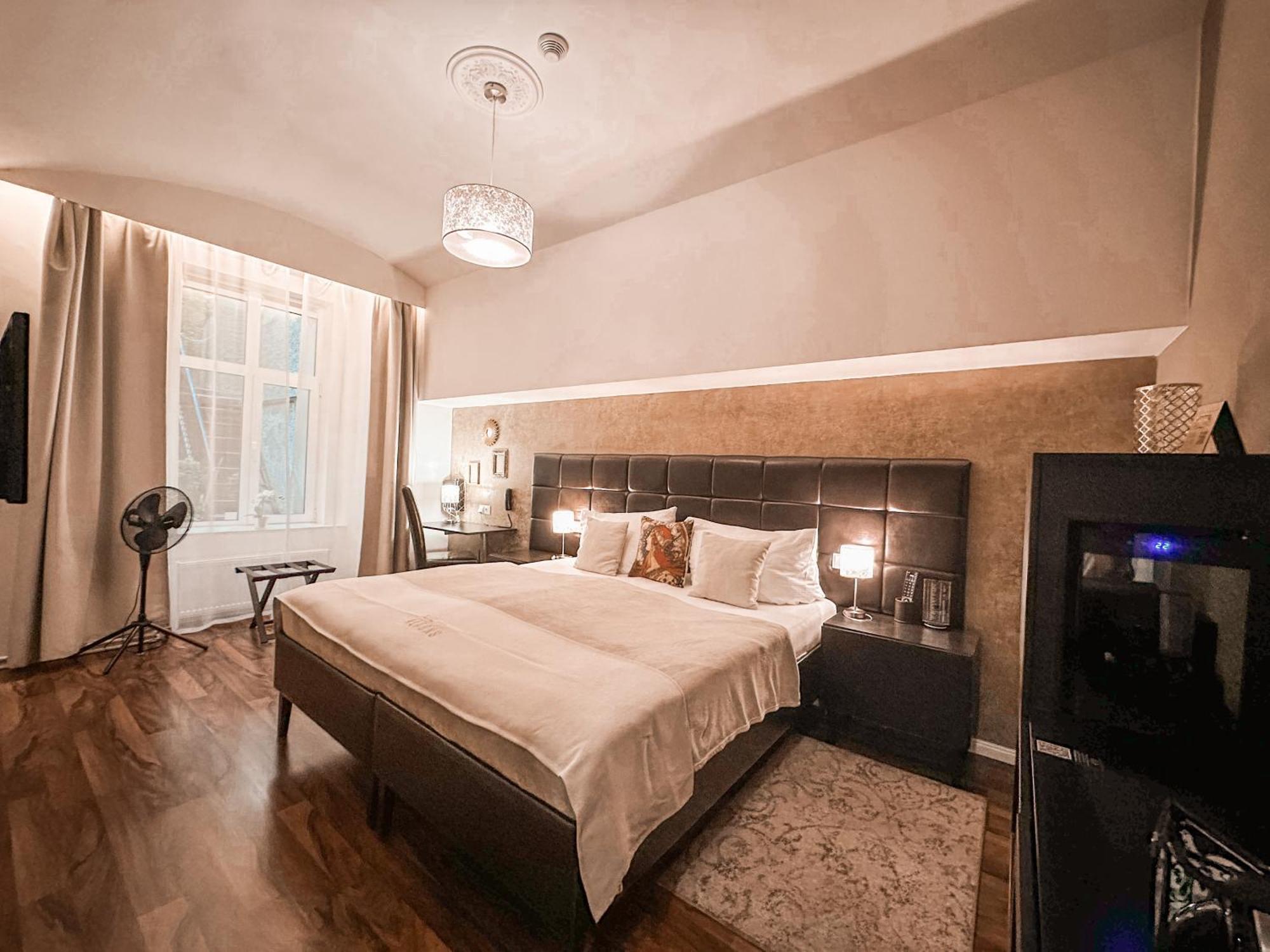 Alfons Boutique Hotel براغ المظهر الخارجي الصورة